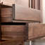 Buffet de rangement rétro minimaliste en noyer noir-129742200