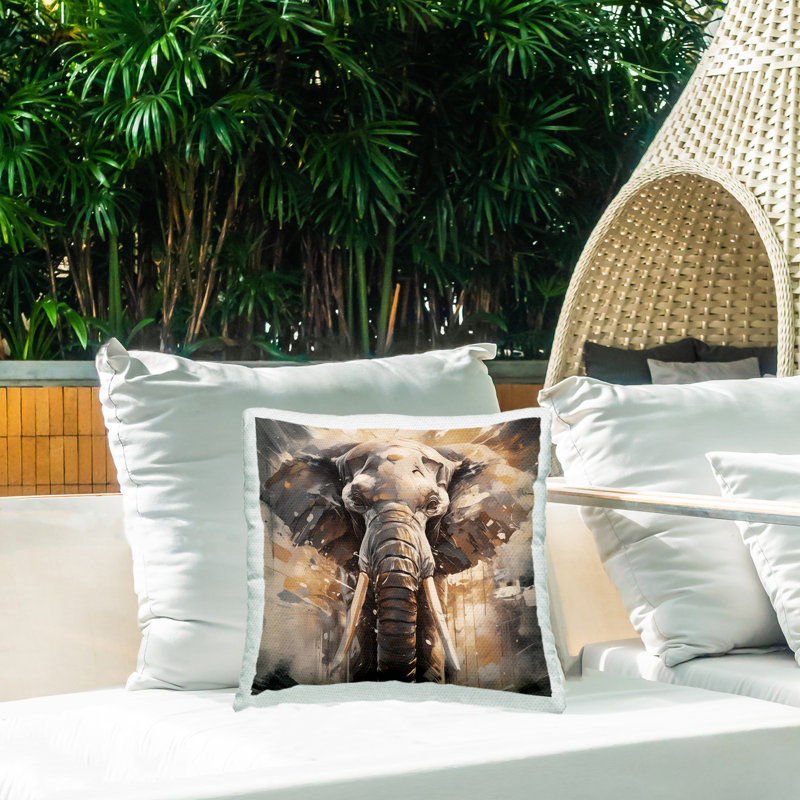 Coussin d'extérieur à imprimé éléphant moderne par Noah Bay