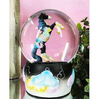 Figurines & Sculptures