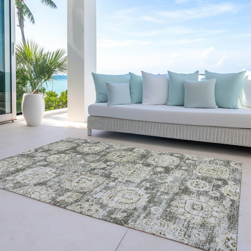 Floral Indoor / Outdoor Rug, Rectangle 2'6" x 3'10"