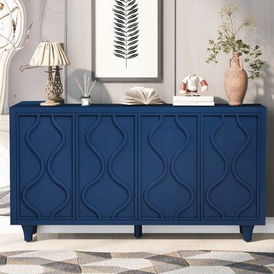 Élégant buffet en bois avec portes embossées