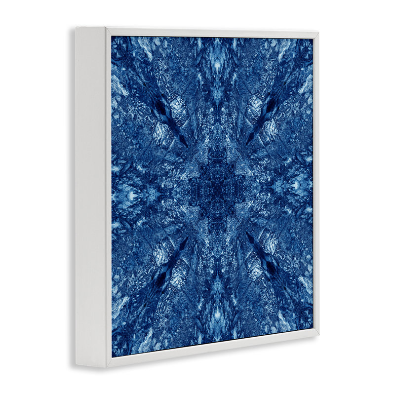 «Centric Symmetry», art de la giclée encadrée par El Perkin, Estampe numérique encadrée blanc bord de mer, H 17 po x l 17 po