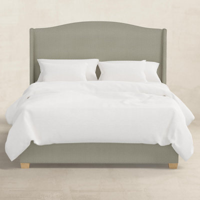 Julia Platform Bed