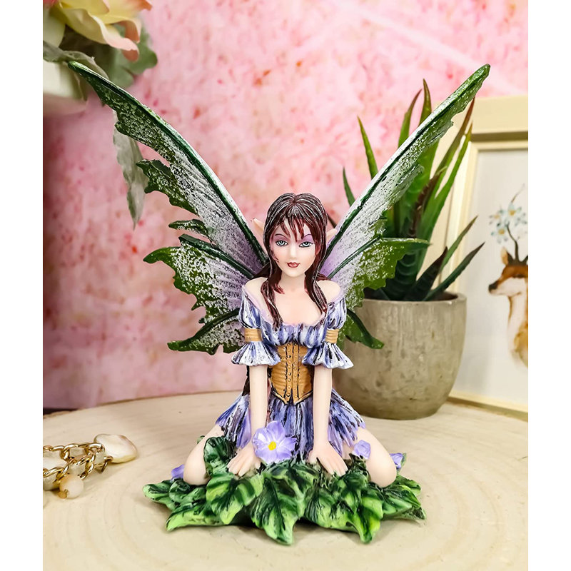 Figurines & Sculptures
