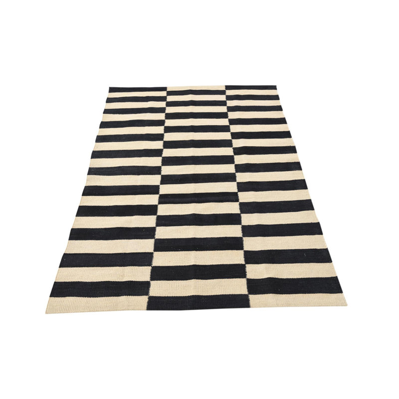 Tapis noir et blanc 3x5