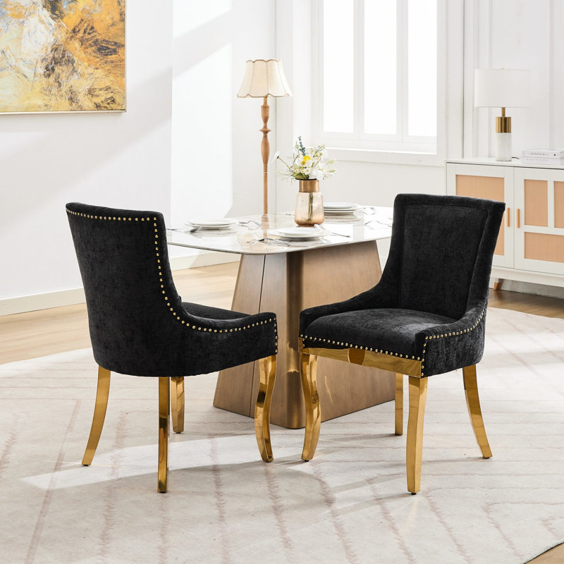 De 2 chaises de salle à manger modernes en chenille, revêtement en tissu texturé noir, structure d'une seule pièce, pieds dorés courbés et conception confortable pour une utilisation dans la pièce