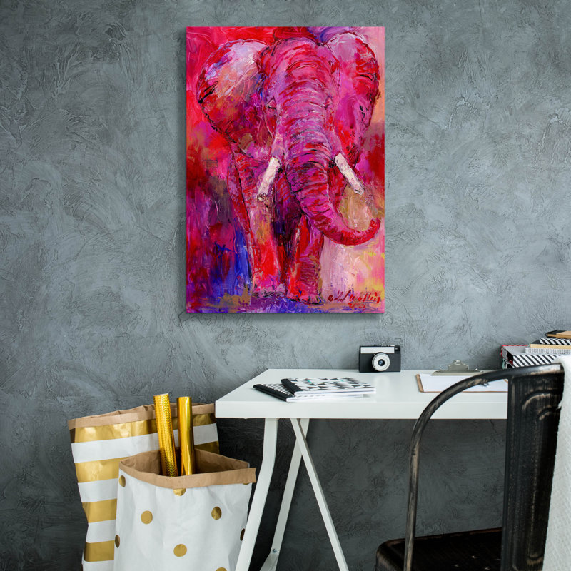 «Pink Elephant» par Richard Wallich, H 26 po x l 18 po x P 0,75 po