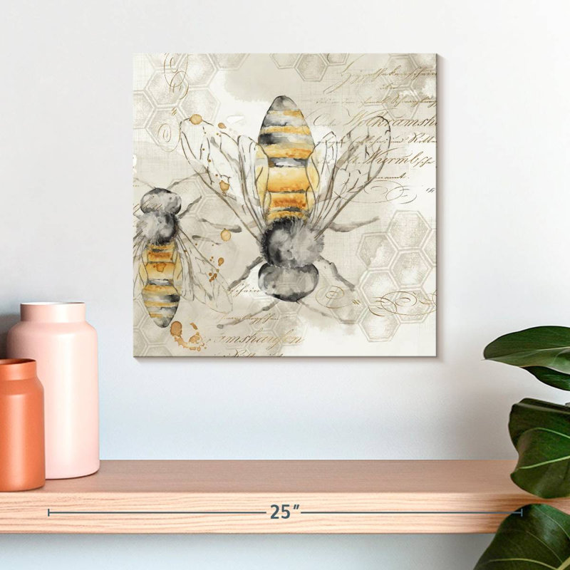 Brampt Queen Bee II, 16" H x 16" W