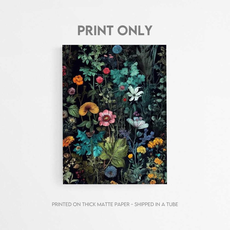Midnight Garden Botanical Print, Dark Floral Art, H 16 po x l 12 po, Impression encadrée sans passe-partout, Tanné