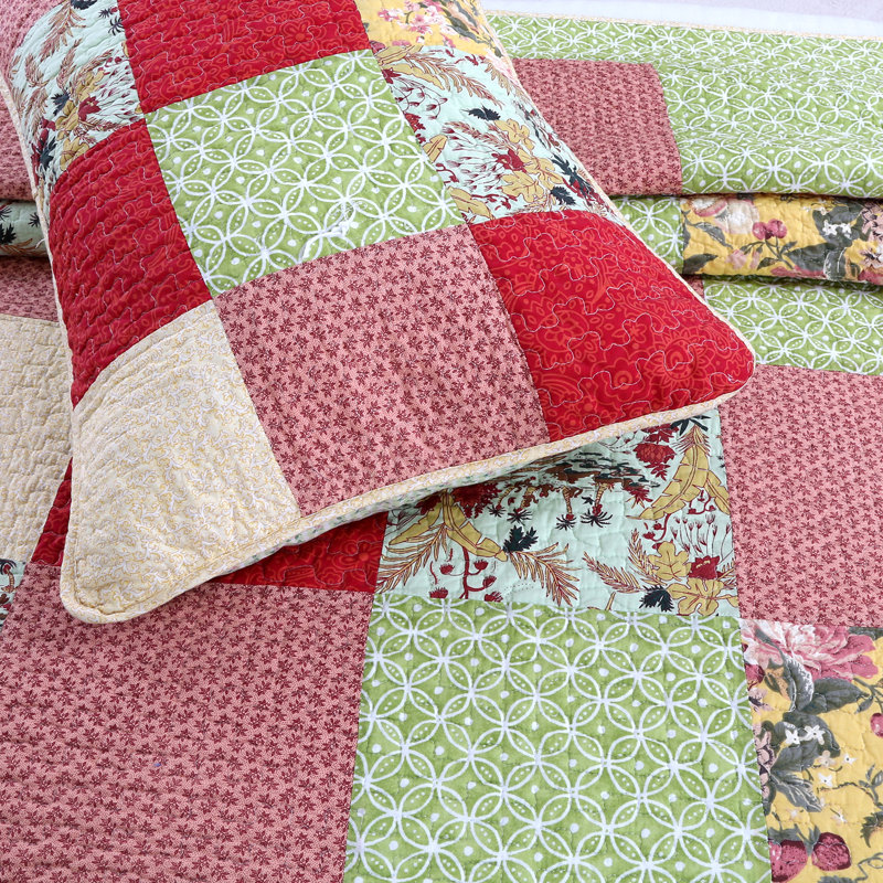 Lowery Cotton Patchwork Quilt, King Quilt + 2 King Shams