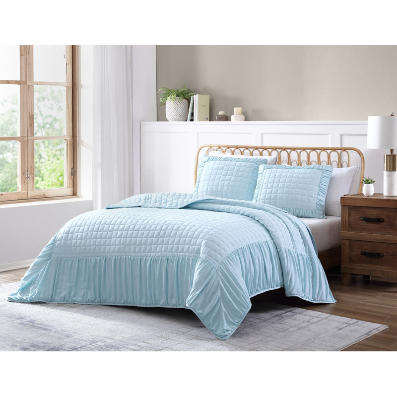 Cedra Quilt Collection Traditional Polyester Quilt, Light Blue, Queen Quilt + 2 Shams