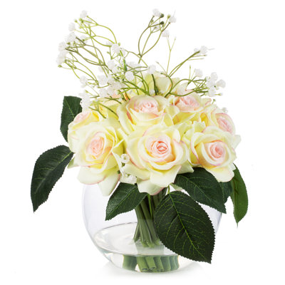 Mélange de fleurs dans un vase