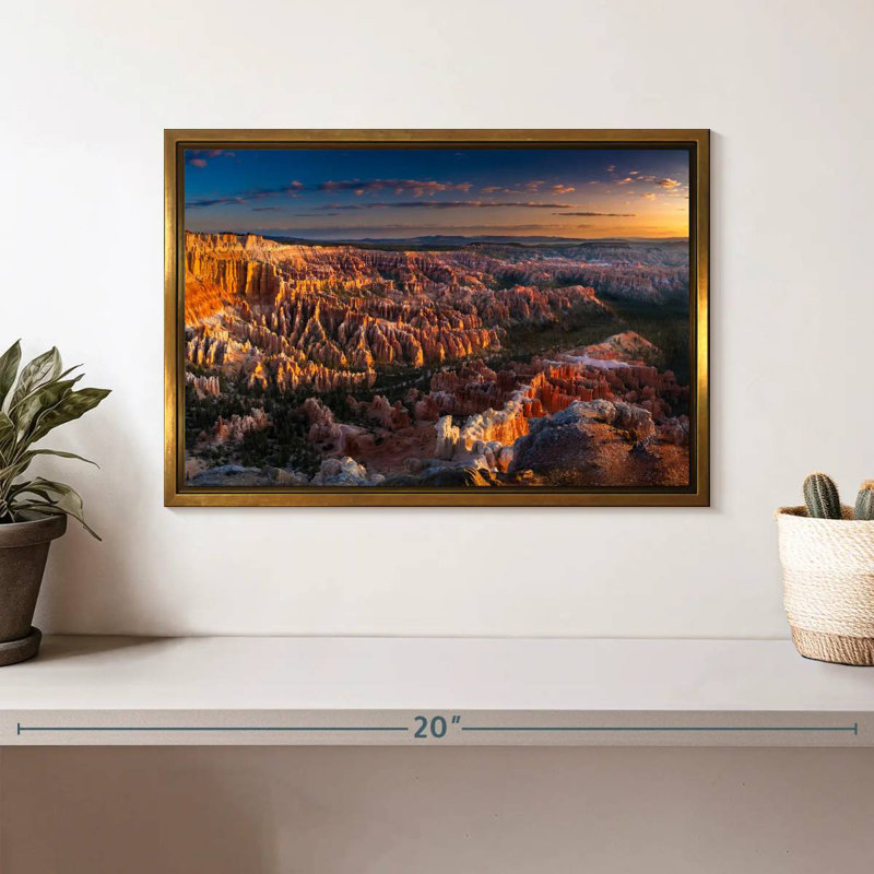 Bryce Canyon At Dawn, Cadre flottant doré, 13 po x 9 po