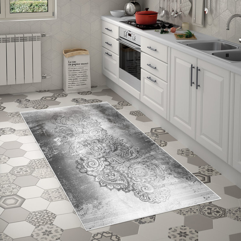 Tapis gris en polyamide tissé à la machine Endless, Rectangle 2 pi 7 po x 4 pi 11 po