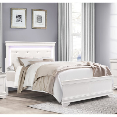 Lit double blanc avec tête de lit rembourrée en similicuir et bouton alligator blanc, taille de chambre à coucher indispensable