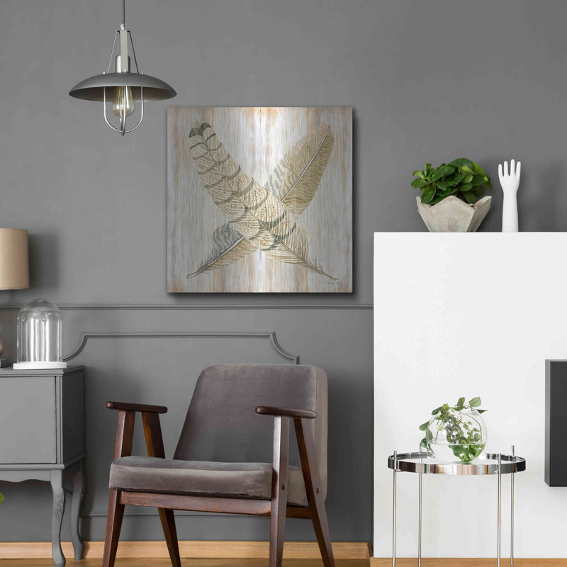 «Feathers Crossed I» par Cindy Jacobs, H 24 po x l 24 po