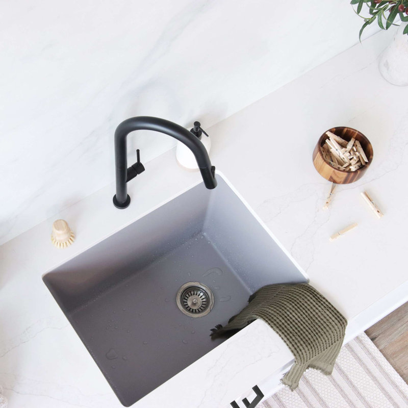 Granite composite double mount kitchen sink with strainer 25 in., gris