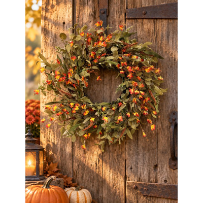 Couronne d'automne artificielle en eucalyptus de 61 cm (24 po), avec des feuilles vertes et des fleurs jaune orangé, idéale pour décorer une porte d'entrée, une maison de campagne ou pour Thanksgiving.