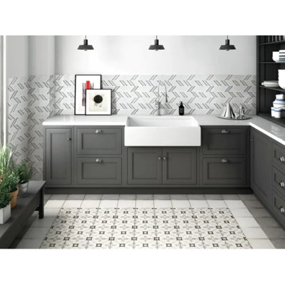Carreaux muraux et de sol en mosaïque marbre Chelsea Silver MG5927, 13,5 po x 10,7 po (5 pièces/boîte)