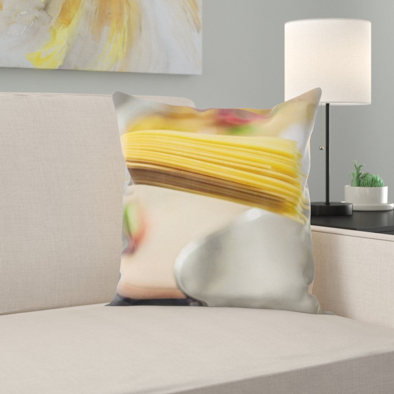 Coussin spaghetti