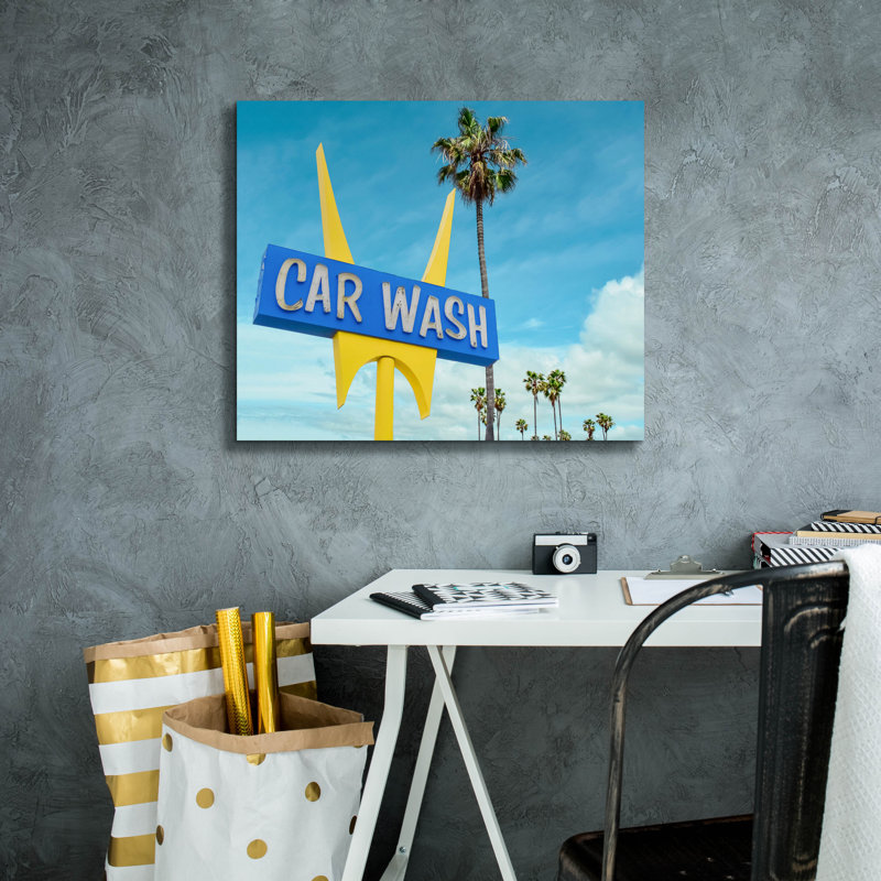 «5 Points Car Wash» par Carlos Vargas, art mural sur toile, H 20 po x l 24 po x P 0,75 po