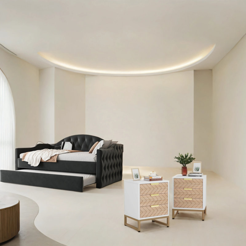 Deux ensembles de tables de chevet modernes