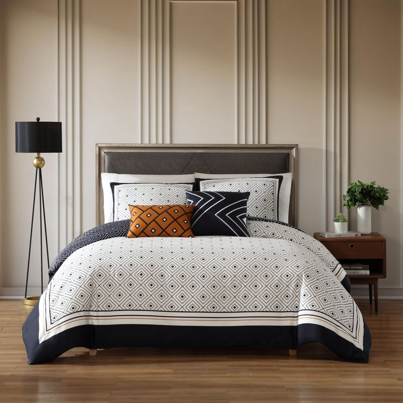 Queen White and Black Cotton Reversible Comforter Set