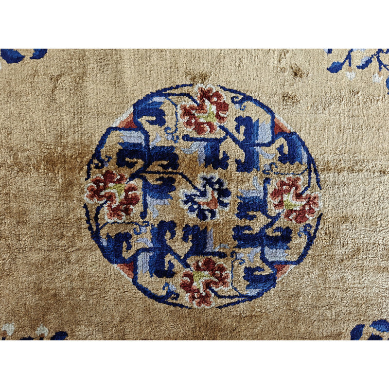 Small Size Floral Pattern Antique Silk Pile Chinese Area Rug