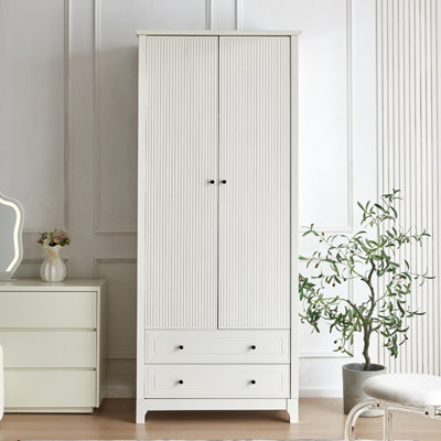 Petite armoire de style crème française