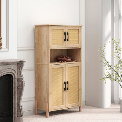 Armoire Mid-Century à 4 portes avec tablettes tissées et réglables pour les espaces de salle à manger. Quatre rangements de rangement organisés, ajoute une touche naturelle au décor de la maison. Séparation des articles, adaptation de l'espace