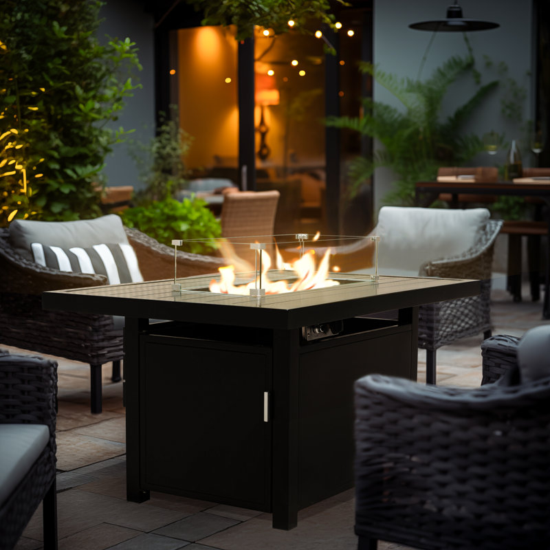Table de foyer d'extérieur en aluminium avec garde-vent et housse Krikacy, H 24,5 po x l 48 po x P 32 po