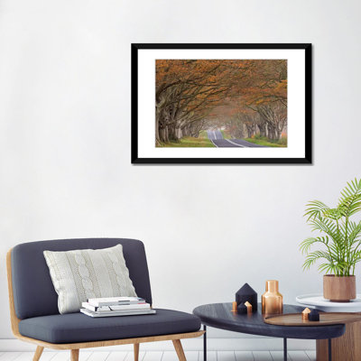 « through the tunnel », reproduction de photo sur toile tendue