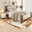 Très grand lit robuste, structure en bois touffeté en velours, chambre de ferme moderne