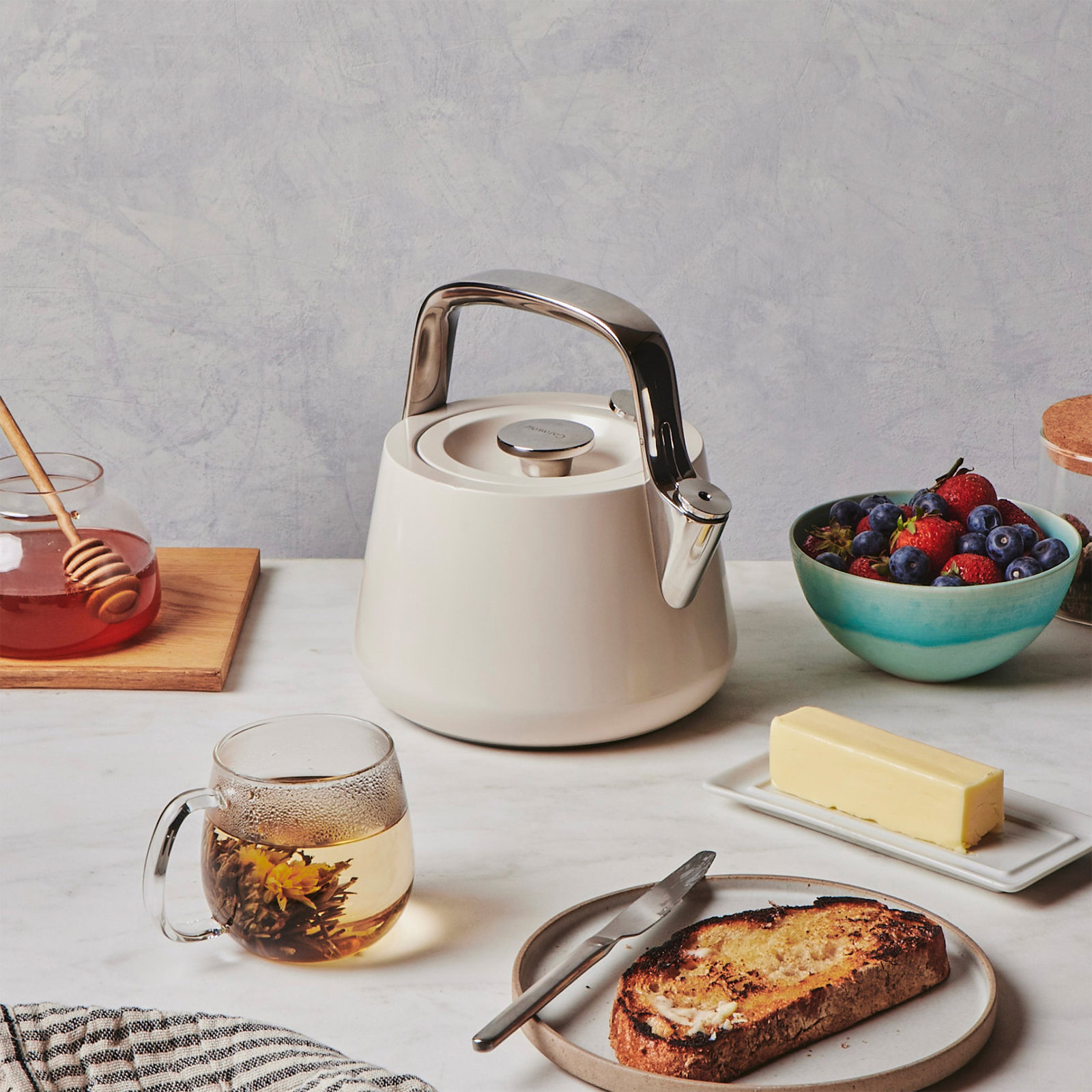 Caraway Stovetop Whistling Tea Kettle, Cream