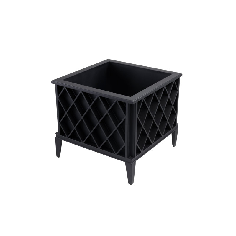 Ocean Club Metal Planter, Matte Black