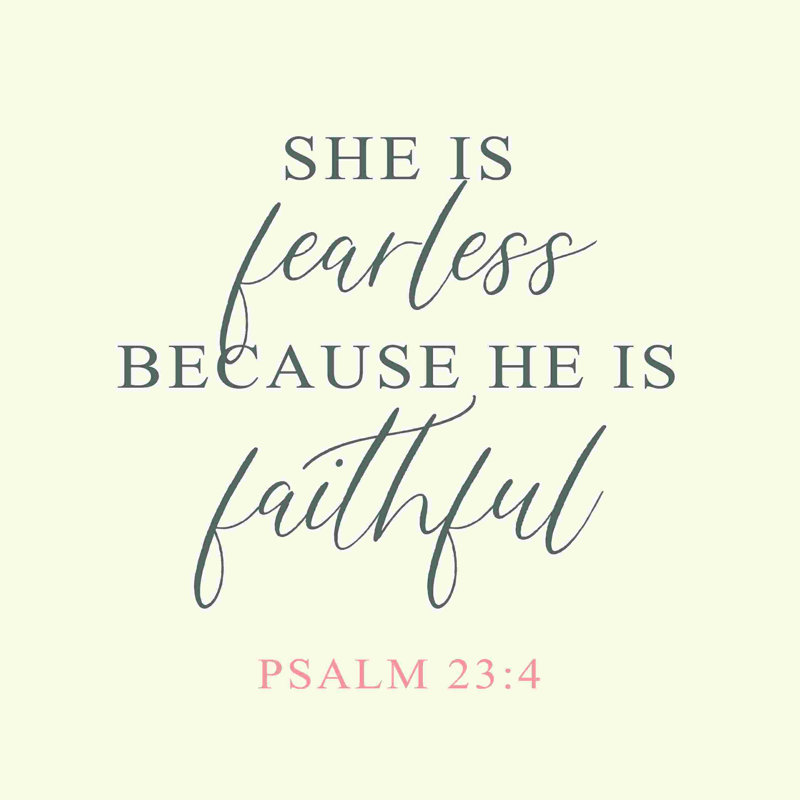 «She is Fearless», art textuel sur toile tendue, H 12 po x l 12 po