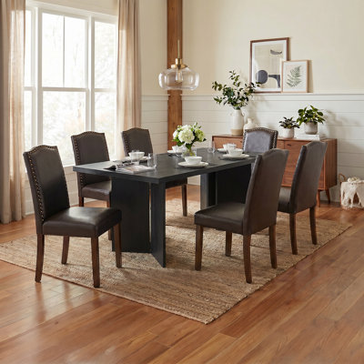 Table de salle à manger rectangulaire en bois Amiin 63 po avec 6 chaises Parsons rembourrées Criselle à dossier solide