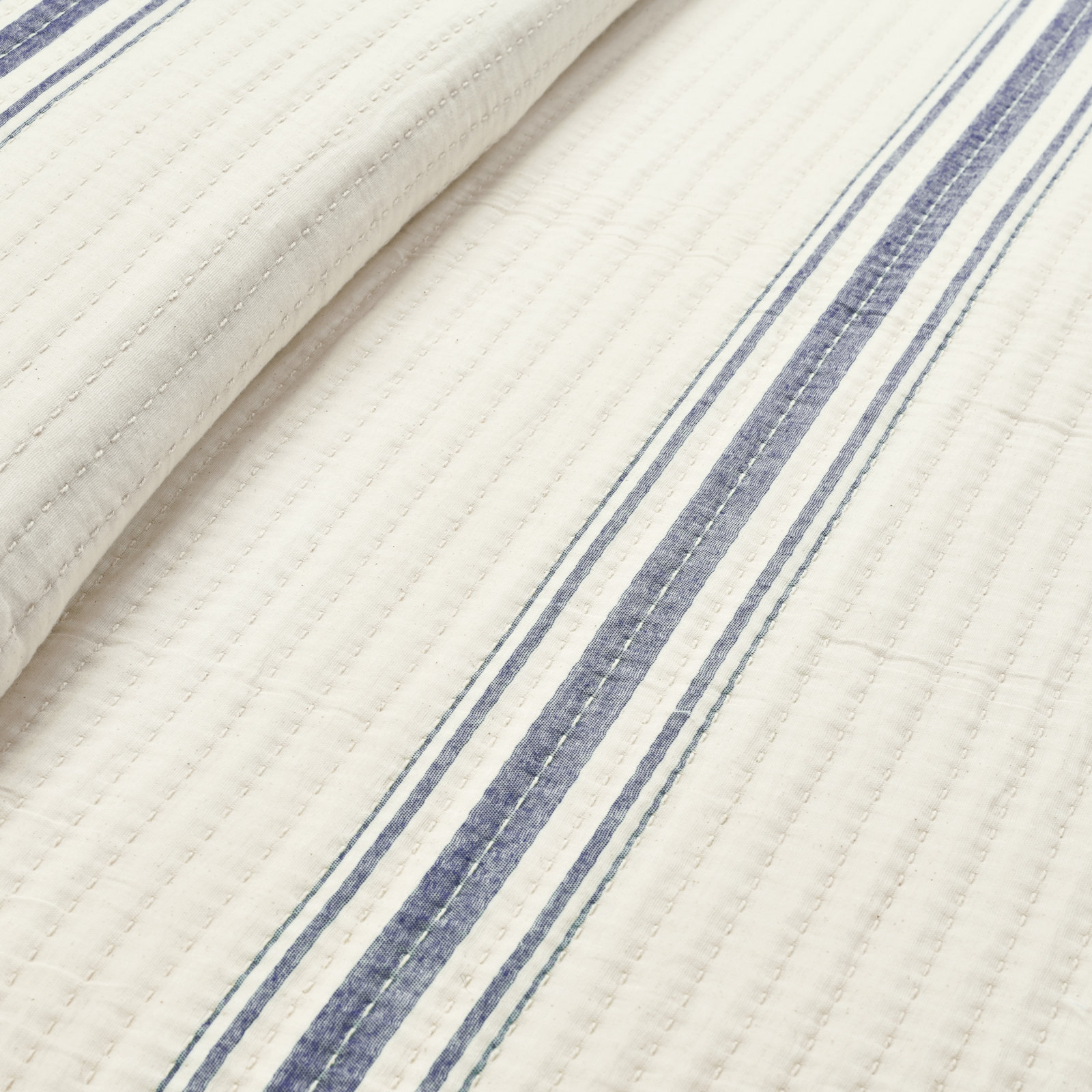Oakleaf Standard Cotton Quilt, Queen Quilt, Navy