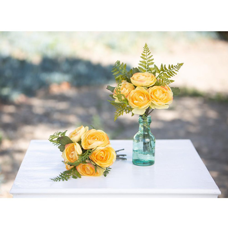 14"RANUNCULUS BOUQUET YE