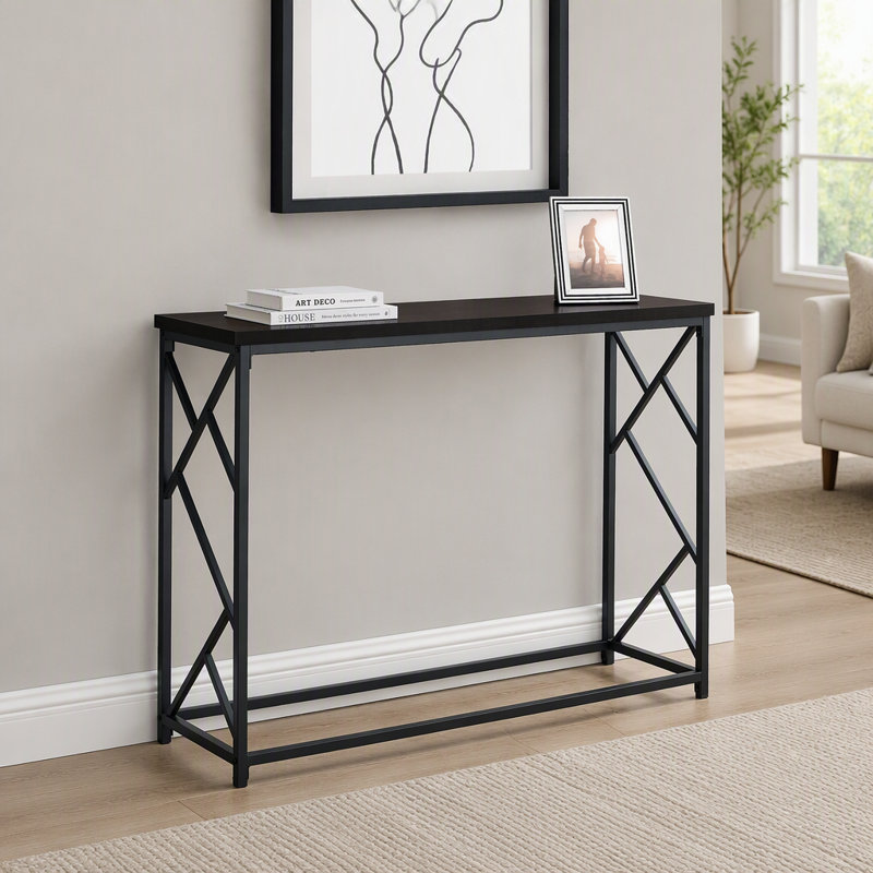 Table d'appoint étroite et moderne avec plateau en stratifié brun et structure en métal noir, parfaite pour les vestibules et les salons
