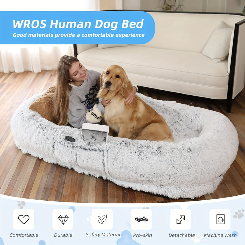 Lit pour chien Humain 71 po x 45 po x 12 po qui convient à vous et aux animaux de compagnie, en fausse fourrure lavable, orthopédique, coussin dodu, couverture, sangle - gris