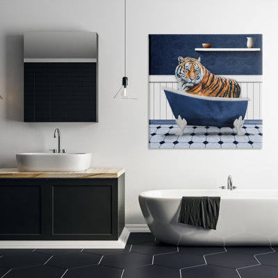 «Tiger in Blue Bathroom», art mural par Marcus Prime
