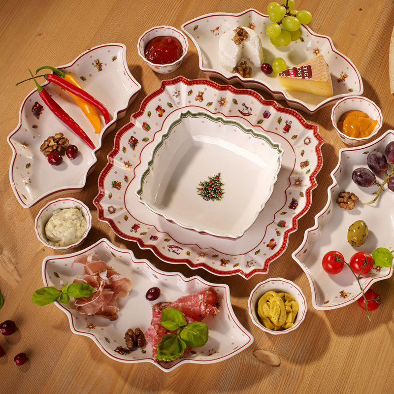 Christmassy Toys Delight 10.5" Dinner Plate