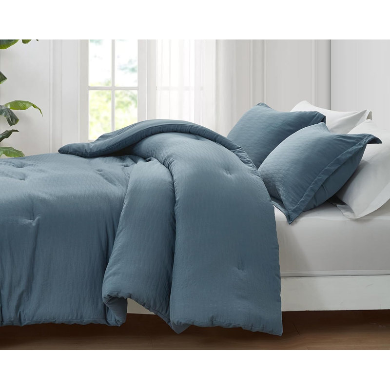 Calvin Polyester Jacquard Comforter, King Comforter + 2 King Shams, Blue
