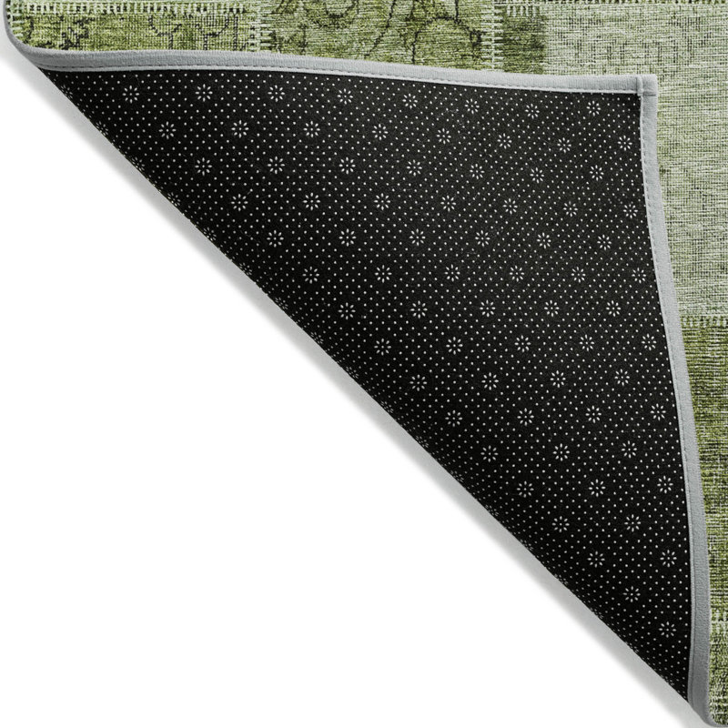 Tapis intérieur / extérieur lavable patchwork vert olive et artichaut 9 pi x 12 pi HomeRoots