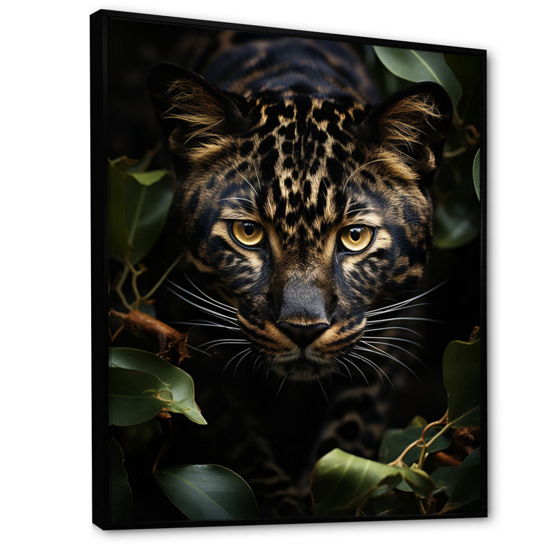 «Leani Cheetah Portrait Silent Stalk II», reproduction sur toile, H 44 po x l 34 po x P 1,5 po, Cadre flottant noir