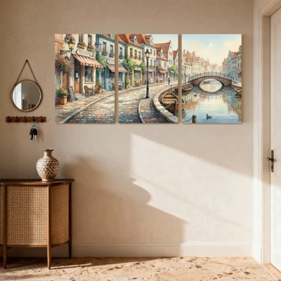 Ensemble de 3 impressions sur toile, "Scène de rue européenne avec canal et pont"