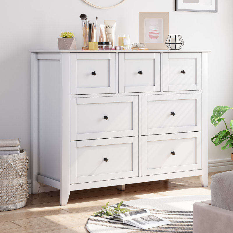 7-Drawer Wood Dresser with Metal Handles, Modern Minimalist Chest of Drawers for Bedroom, Living Room, White