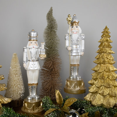 Kurt Adler 15-Inch Wooden Beach-Themed Nutcracker Holiday Decoration