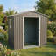 Abri de jardin extérieur en acier galvanisé gris avec fenêtre, ventilé et verrouillable, idéal pour le rangement dans votre cour arrière.